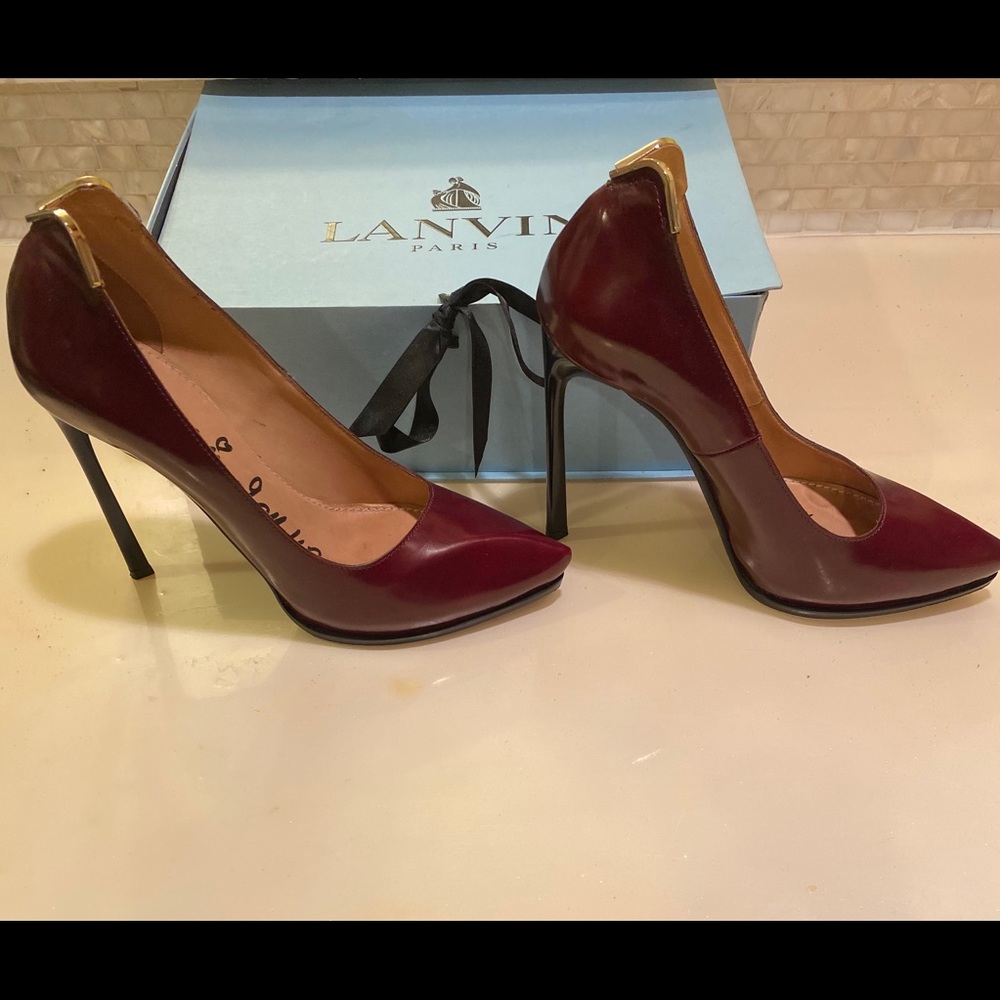 Lanvin Burgundy Leather pumps